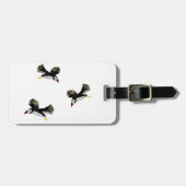 Bird Art Flying Puffins Gepäckanhänger (Vorderseite horizontal)