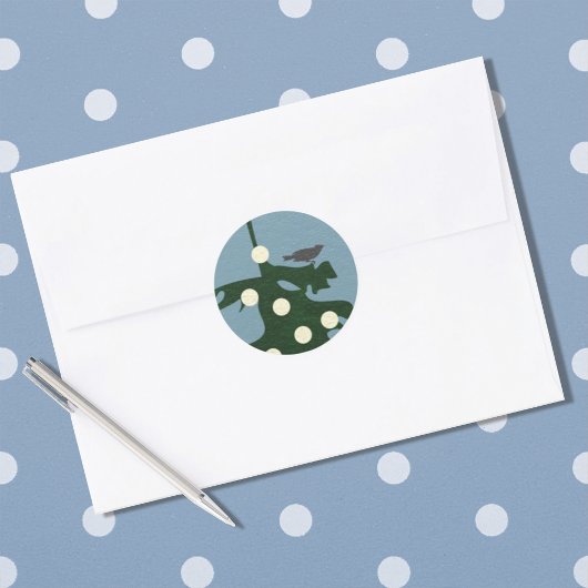 Bird on Tree with Lights Runder Aufkleber