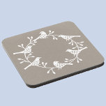 Bird Wreath Moderner Skandinavien Getränkeuntersetzer<br><div class="desc">Hübsche festliche skandinavische Vögel und Rosshap Kranz. Weiß auf neutralem Hintergrund.</div>