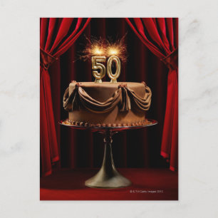BIrdday Cake auf Bühne mit der Nummer 50 Kerzen Postkarte