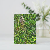 Birdhouse in Garden Postkarte (Stehend Vorderseite)