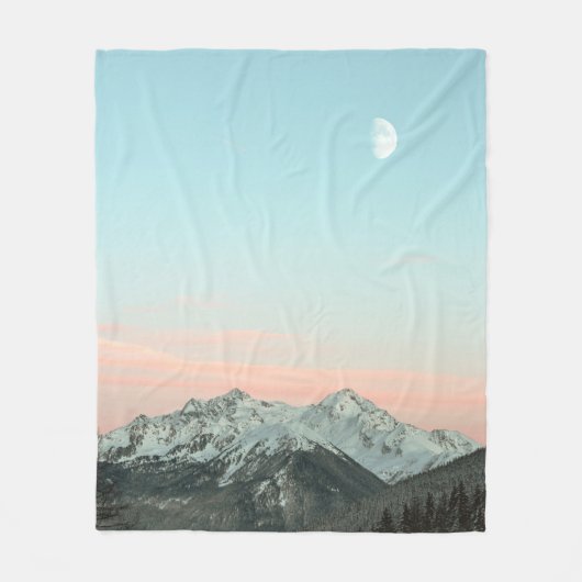 BIRD'S EYE VIEW OF MOUNTAIN PEAKS UNDER BLUE SKY FLEECEDECKE (Vorderseite)