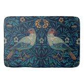 "Birds" von William Morris Blue Pattern Badematte (Vorderseite)