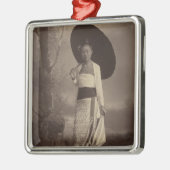 Birmanische Dame Silbernes Ornament (Links)