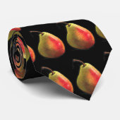 BIRNE AUF SCHWARZEM: FARBbleistift-KUNST: KRAWATTE (Gerollt)