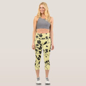 Birnen auf Kirschblüten Schwarz auf Zitronengelben Capri Leggings (Vorderseite)