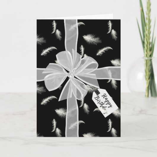 Birthday Bow on Feathers Karte (Vorderseite)