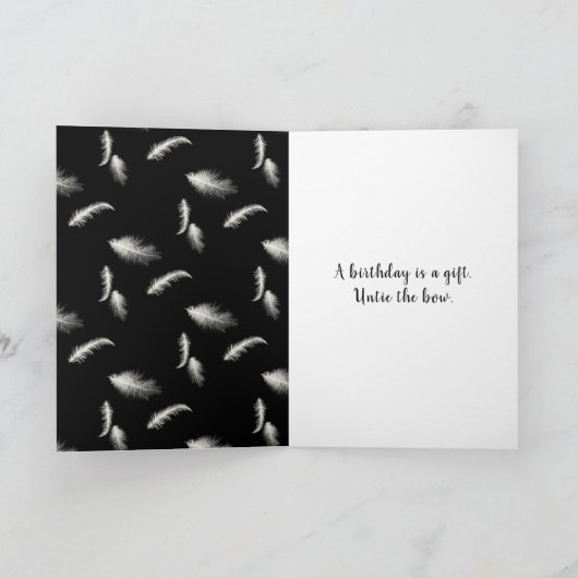 Birthday Bow on Feathers Karte (Innenseite)