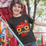 Birthday Boy Red Monster Truck mit Age Orange T-Shirt<br><div class="desc">Feiern Sie den großen Tag Ihres kleinen Jungen mit diesem niedlichen Kindergeburtskinder-T - Shirt mit einem großen roten und orangefarbenen Monsterwagen. Es gibt auch den bearbeitbaren Text Birthday Boy und das Alter der jungen Kinder. Dieses Shirt ist ein personalisiertes Geschenk für jeden kleinen Jungen, der Monster-LKWs Lieben und ist ideal...</div>