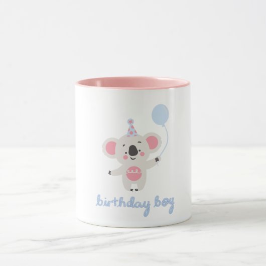 Birthday Boy Teddy Bear Holding a Balloon Tasse (Zentrum)
