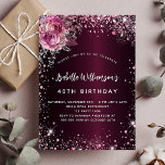 Birthday burgundy rosa Blumen Glitzer glamourös Einladungspostkarte<br><div class="desc">Für eine elegante 40. Geburtstagsfeier (oder jedes Alter). Eine burgundische Hintergrundfarbe. Rosa Imitat,  Glitzern und Blumenmuster aus Glitzer. Personalisieren und fügen Sie Namen,  Alter und Party Details hinzu. Der Name wird mit einem handgeschriebenen Stilskript geschrieben</div>
