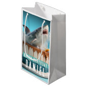 Birthday Cake zum Thema Hai Kleine Geschenktüte (Vorderseite Schrägansicht)