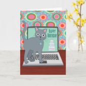 Birthday Cat Typing on Laptop Karte (Gelbe Blume)