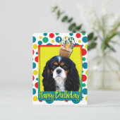 Birthday Cupcake - Cavalier - Tri-Color Postkarte (Stehend Vorderseite)