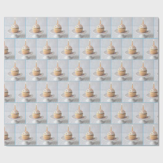Birthday Cupcake with a Candle Geschenkpapier (Flach)