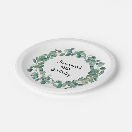 Birthday Eukalyptus grüne Kranz Name elegant Pappteller (Schrägansicht)