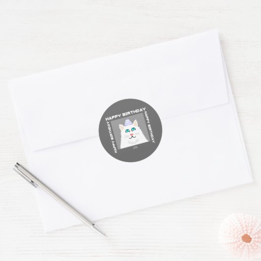 Birthday Fluffy White Cat Round Sticker (Umschlag)