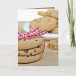 birthday friend chocolate chip cookies with bow karte<br><div class="desc">Chocolate chip cookies tied with red and white gingham ribbon and bow for friend's birthday</div>