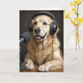 Birthday Golden Retriever Hosting a Podcast Karte (Gelbe Blume)