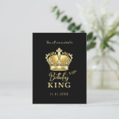 Birthday King Gold Crown Royal Monogram Luxe Einladungspostkarte (Stehend Vorderseite)