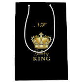 Birthday King Gold Crown Royal Monogram Luxe Mittlere Geschenktüte (Vorderseite)