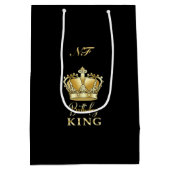 Birthday King Gold Crown Royal Monogram Luxe Mittlere Geschenktüte (Rückseite)