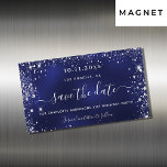 Birthday navy blauen Silber speichern Sie das Datu<br><div class="desc">Ein trendiger Save the Date für eine 21. Geburtstagsfeier (oder jedes Alter). Ein marineblau unebenfarbiger Hintergrund. Dekoriert mit Imitaten silberne Glitzer Glitzern. Der Text: Save the Date ist mit einem großen angesagten,  handgeschriebenen Stilskript geschrieben.</div>