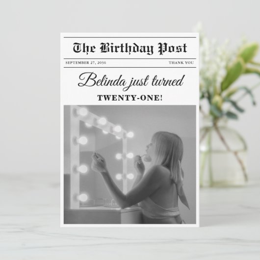 Birthday Newspapier Spaß Schwarz & Weiß Foto Dankeskarte (Stehend Vorderseite)