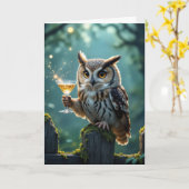 Birthday Owl Holding a Cocktail In a Forest Karte (Gelbe Blume)