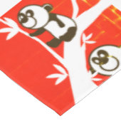 Birthday Pandas Tischdecke (Schrägansicht)