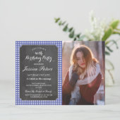 Birthday Party Blue Karo Rustikales Chalk Foto Einladung (Stehend Vorderseite)