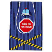 Birthday Party-Gast bei Police themed Vielen Dank Mittlere Geschenktüte (Rückseite)