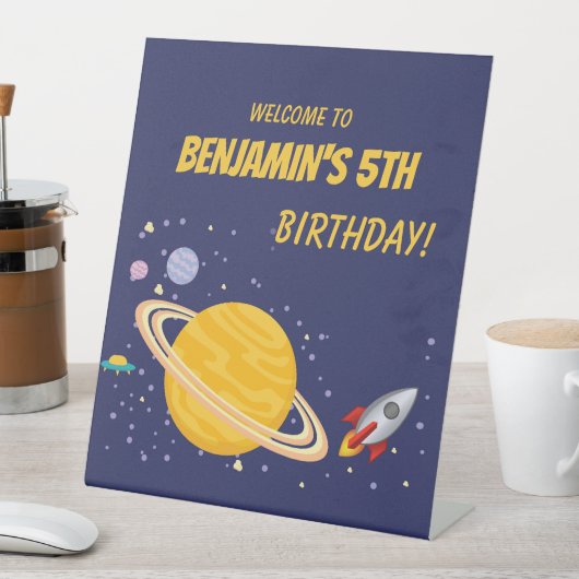 Birthday Planets & Rocket Ship in Outer Space Sockelschild (In Situ)