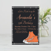 Birthday Sneaker, Orangefarbene Sneakers, Diamante Einladung (Stehend Vorderseite)