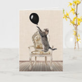 Birthday Tabby Cat auf dem Stuhl Karte (Gelbe Blume)