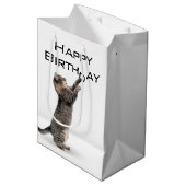 Birthday Tabby Cat Mittlere Geschenktüte (Vorderseite Schrägansicht)
