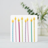 Birthday-Vorlage für lange farbige Kerzen Einladung (Stehend Vorderseite)