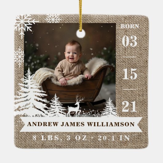 Birwn Burlap Pine Tree Baby Birth Stats & Fotos Keramikornament (Rückseite)