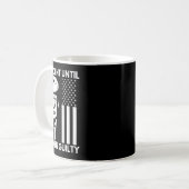 Bis Trump Mugshot 2024 US-amerikanische Flagge als Kaffeetasse (Vorderseite Links)