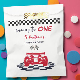 Bis zu einem ersten Kindergeburtstag Geschenktütchen