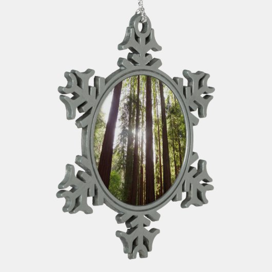 Bis zum Redwoods am Morgen Schneeflocken Zinn-Ornament (Links)