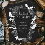 Bis zum Tod machen wir Teil gotische, florale Schw Einladung<br><div class="desc">Erleben Sie den Zauber "Bis zum Tod machen wir Teil" mit unserer gotischen Hochzeitseinladung, die perfekt für eine Halloween-Hochzeit ist. Dieses moderne, elegante Design verbindet eine boho-dunkle Ästhetik mit einer launenhaften, spoky Atmosphäre, die das Wesen einer Oktoberfeier abbildet. Diese Einladung ist mit Fledermausmotiven und Spinnennetzmotiven sowie zarten Blumenelementen gestaltet und...</div>