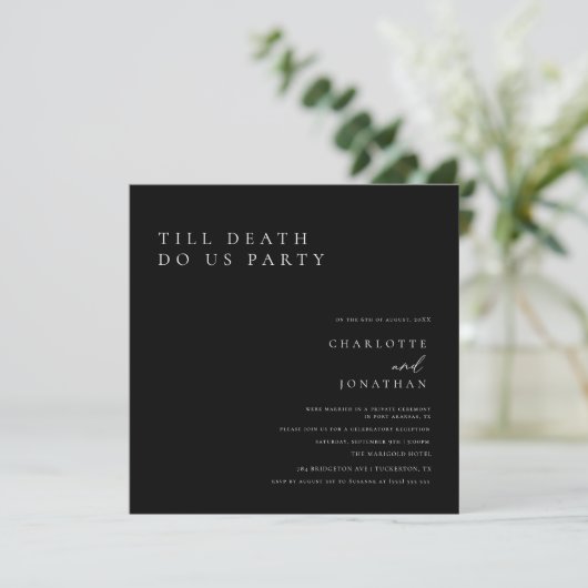 Bis zum Tod tun uns Party Black Elopement Hochzeit Einladung (Stehend Vorderseite)