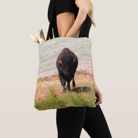Bison am Wasser Tasche (Von Nahem)