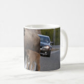 Bison Calf Roadblock Kaffeetasse (VorderseiteRechts)