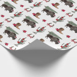 Bison Christmas Tree Ranch Wild West Christmas Wra Geschenkpapier<br><div class="desc">Muster mit Abbildungen eines Büffels mit einer Weihnachtsmannmütze mit einem Weihnachtsbaum auf dem Rücken,  einem Kakteen,  Hufeisen und einem Cowboy-Stiefel mit festlichem Bogen und Poinsettias.</div>