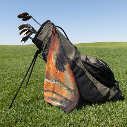 Bison im Herbstwald Artwork Golfhandtuch (Gras)