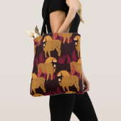 Bison in a field in high grass seamless pattern tasche (Von Nahem)