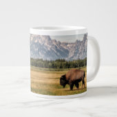Bison in den Tetons Jumbo-Tasse (Vorderseite Rechts)