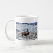 Bison in den Wintergebirgen von Yellowstone Kaffeetasse (Links)
